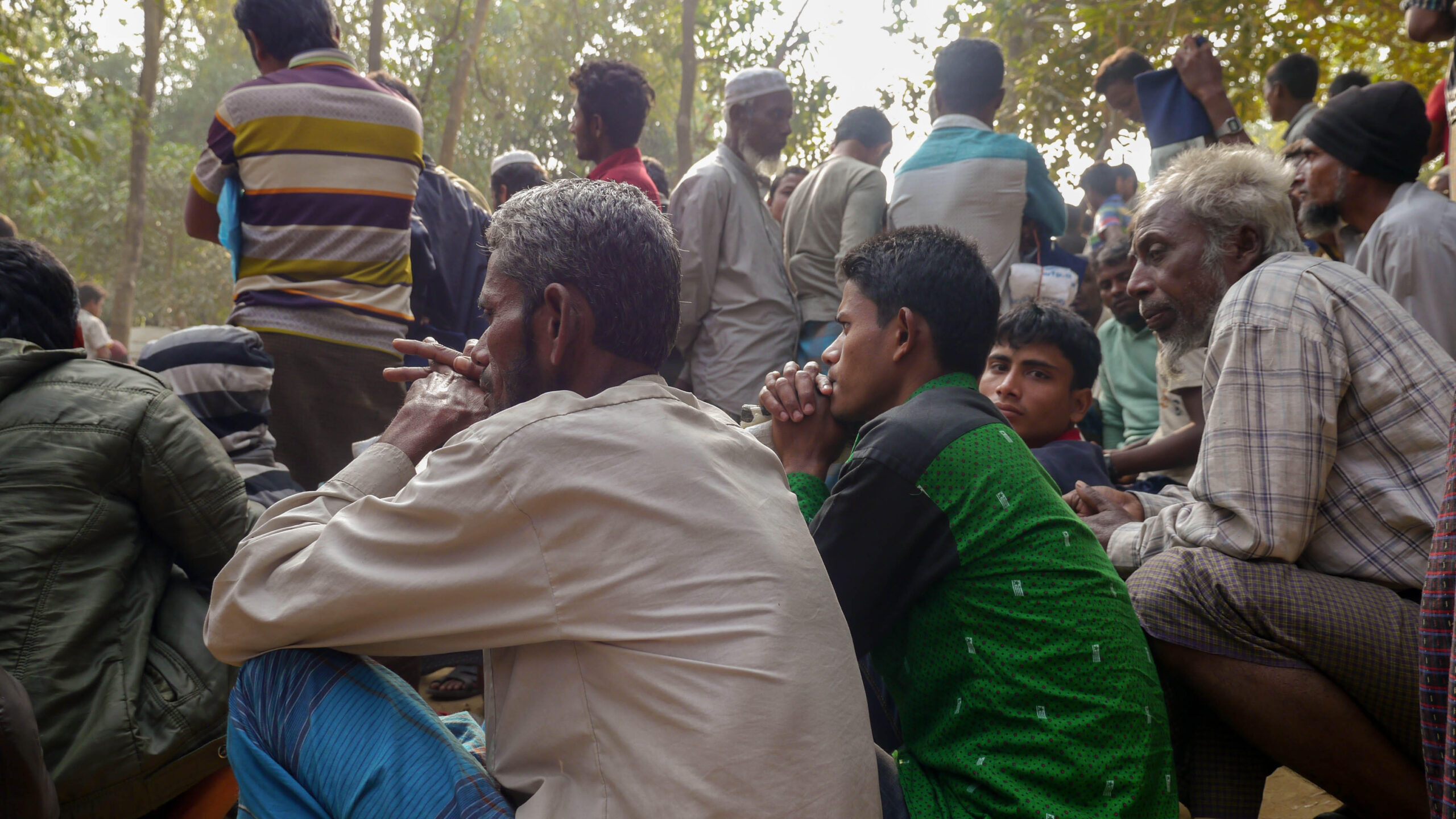 Rohigyas waiting cue